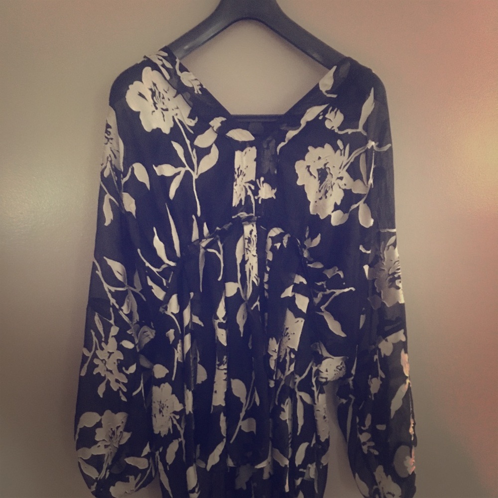 Land Bryant black and cream top